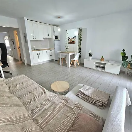 Con Piscina A 500m De La Playa Apartment *